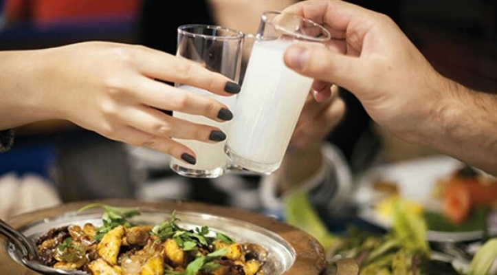 Hükümet alkol tüketimini yasakladı