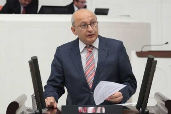CHP'li Utku Çakırözer: Basın kuruluşları ihanet etti