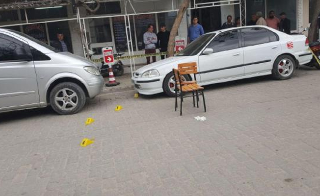 Kahvede silahlı alacak kavgası: 1 ölü, 2 yaralı