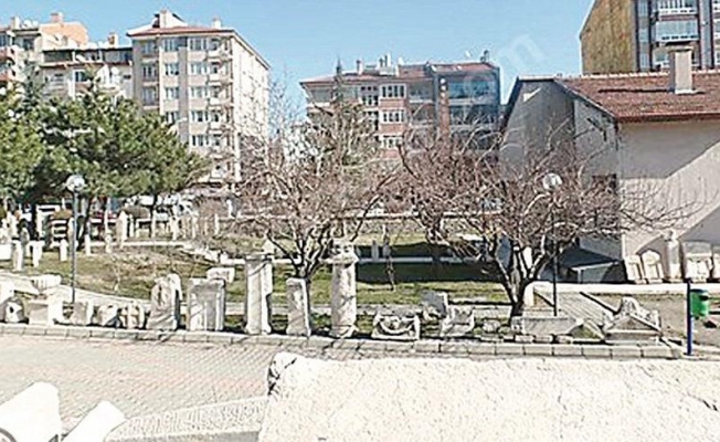 Devlet müzesi satışa çıkarıldı