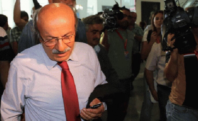 Mehmet Bekaroğlu korona kuyruğunu paylaştı