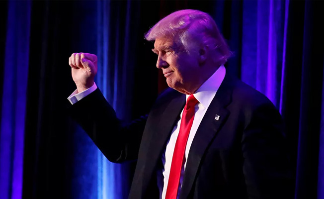 Trump'ın yanında çalışan 130'den fazla kişide koronavirüs tespit edildi
