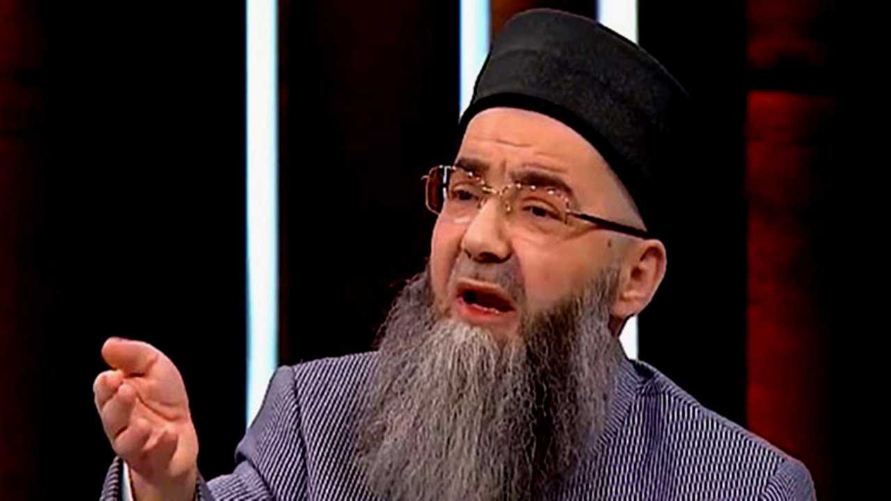 Cübbeli Ahmet yine güldürdü