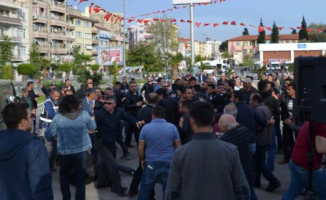 HDP mitinginde satırlı saldırı girişimi
