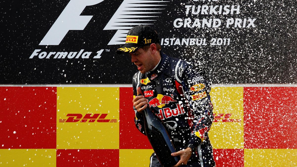 Formula 1 tarihinde bir ilk! Şampanya yerine gazoz...