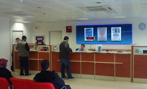 Bankalar çalışma saatlerini değiştirdi