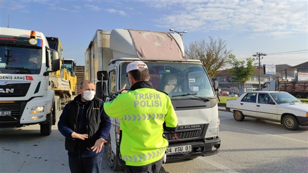 Kamyonet şoförüne solmuş Türk bayrağı cezası