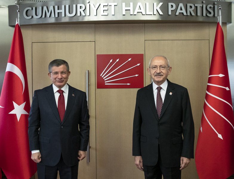 Kılıçdaroğlu, Ahmet Davutoğlu'nu kabul etti