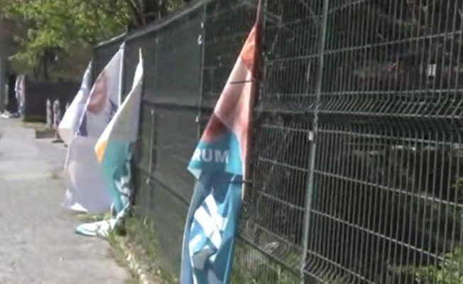 Erdoğan'ın güzergahında yüzlerce afiş yırtıldı