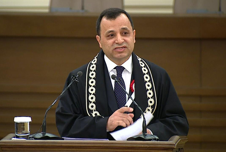 AYM Başkanı karantinaya girdi