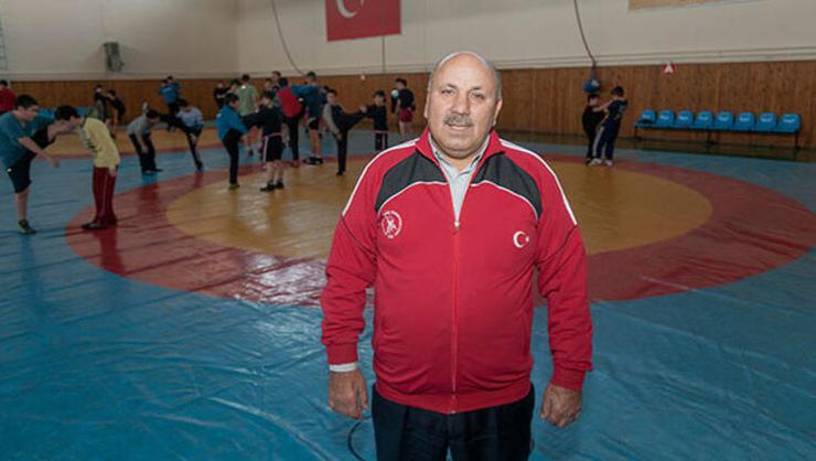 Eski Avrupa şampiyonu güreşçi Reşit Karabacak'a veda