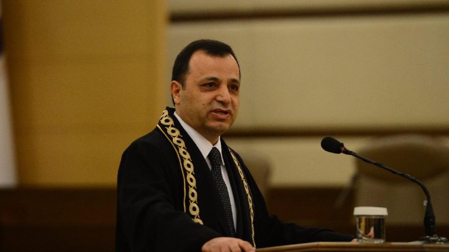 AYM Başkanı Arslan: Hukuk ve adaletten ayrılmak, insanı insan olmaktan uzaklaştırır