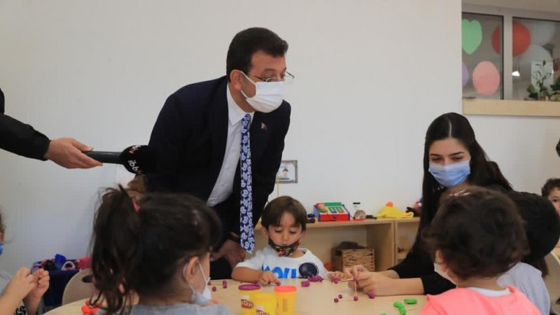 İmamoğlu'ndan Mahalle Evi'ne ziyaret: Bugün atılacak temel, şehrimizin geleceğini kurtaracak