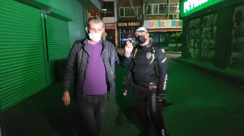 Dört ayrı ceza yedi, otomobili bağlandı, gözaltına alındı