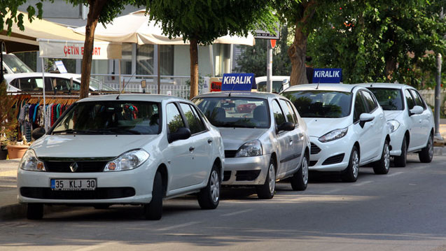 AKP'li başkan "Tasarruf şart" dedi, 63 araç kiraladı