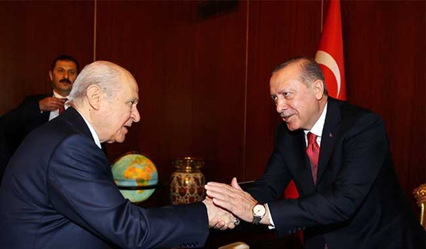 Kübra Par: Cumhur İttifakı'nın aracı sarsıntı yaşadı