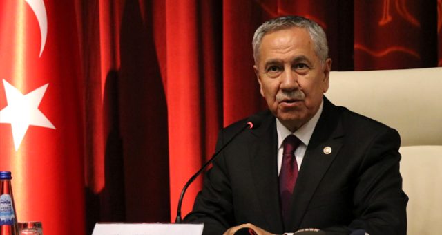 Bülent Arınç istifa etti!