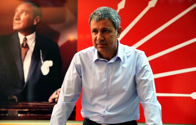 Orhan Sümer ortaya çıkardı: Sağlık Bakan Yardımcısına çift maaş!