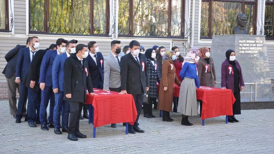 Ne günlere kaldık!: 'Haremlik-selamlık' lı öğretmen yemini...