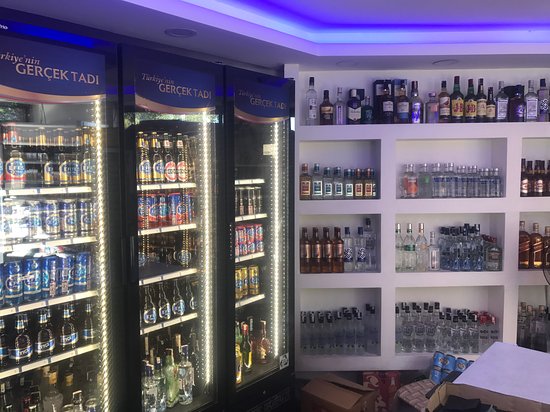 Tekel bayiilerin salgın tedbirlerine isyanı: "Dertleri alkol!"