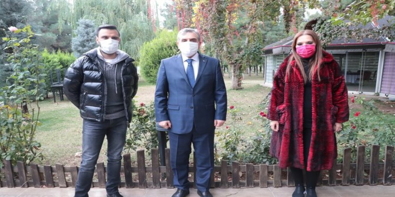 Alişan ve Demet Akalın için yasak delindi! Ünlü olmak mı iktidara yakın olmak mı?