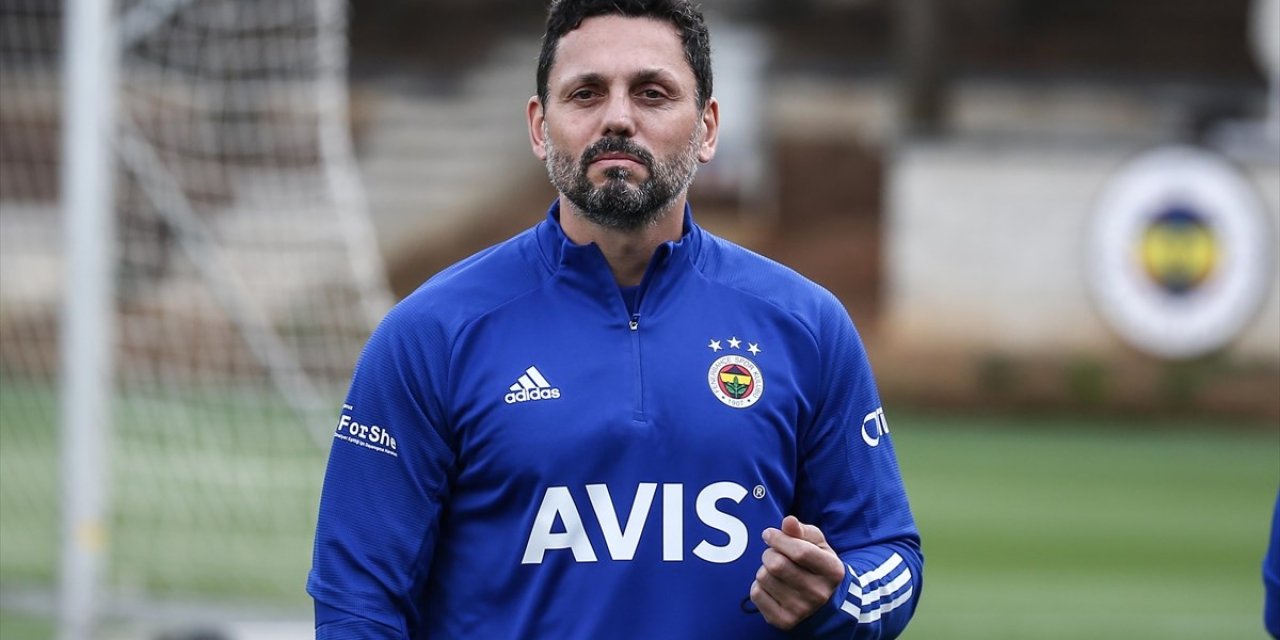 Fenerbahçe Teknik Direktörü Bulut, derbi sonrası açıklamalarda bulundu