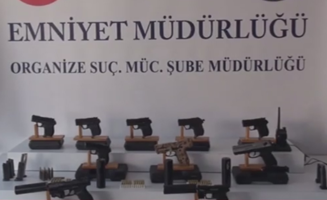 Şarkıcının evinde cephanelik ele geçirildi!