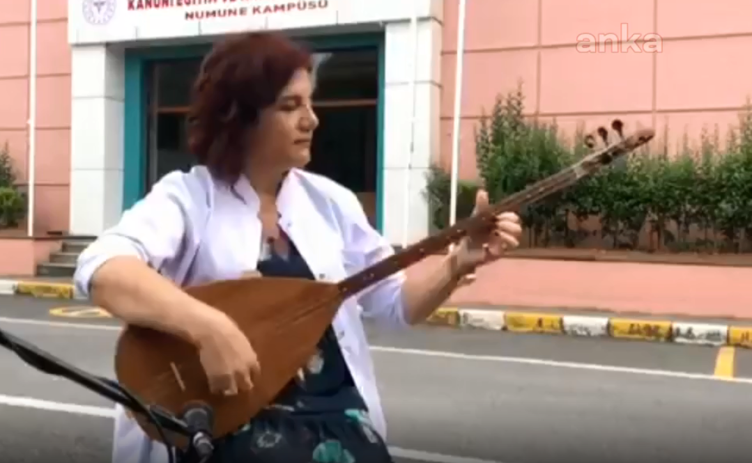 Doktorlar, meslektaşları anısına türkü söylediler
