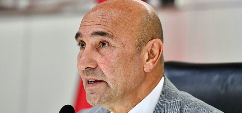Tunç Soyer, depremzede esnafın da yüzünü güldürecek