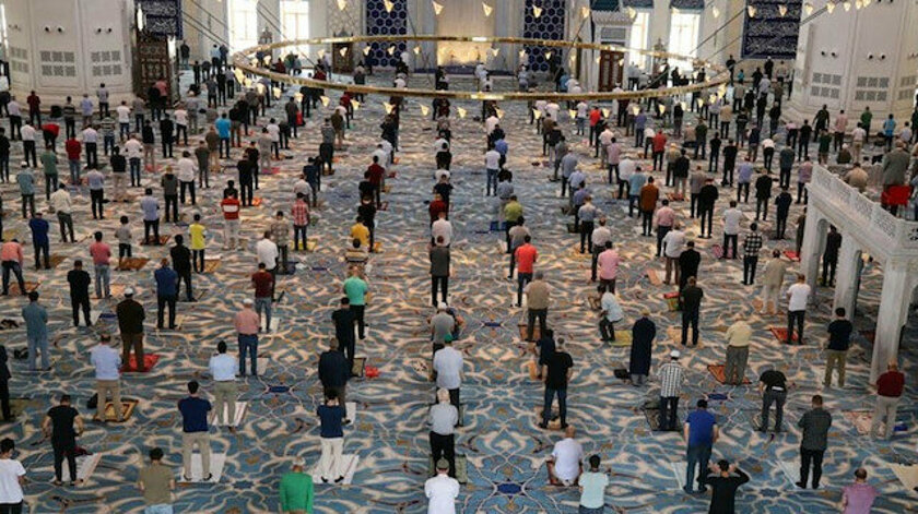 Diyanet'ten cuma namazı açıklaması