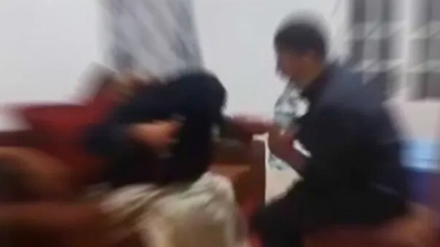 Şifa bulsunlar diye üfürdü, herkesi korona yaptı