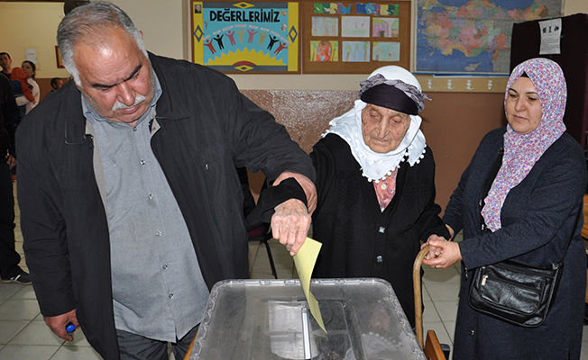 116 yaşında sandık başına gitti