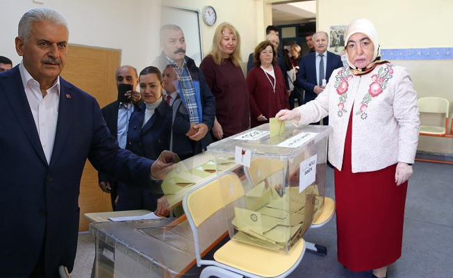 Referandum Başbakan ve eşini ayırdı
