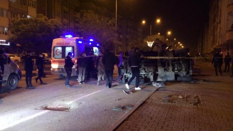 Zırhlı polis aracıyla otomobilin feci kazası