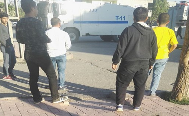 Batman'da polis gaz bombalarıyla yurttaşlara saldırdı