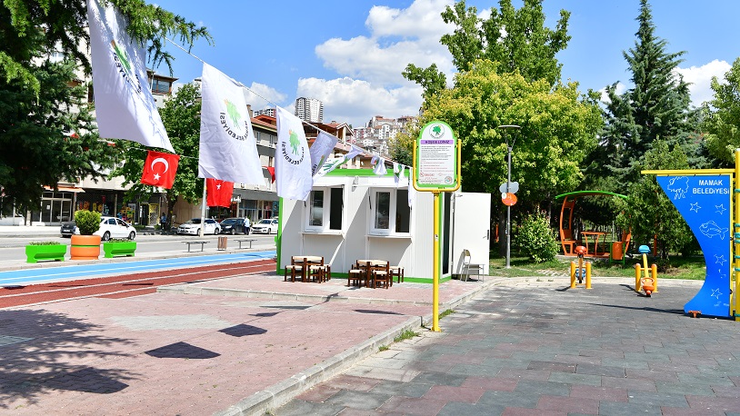 Mamak Belediyesi, kıraathanesiyle güldürdü