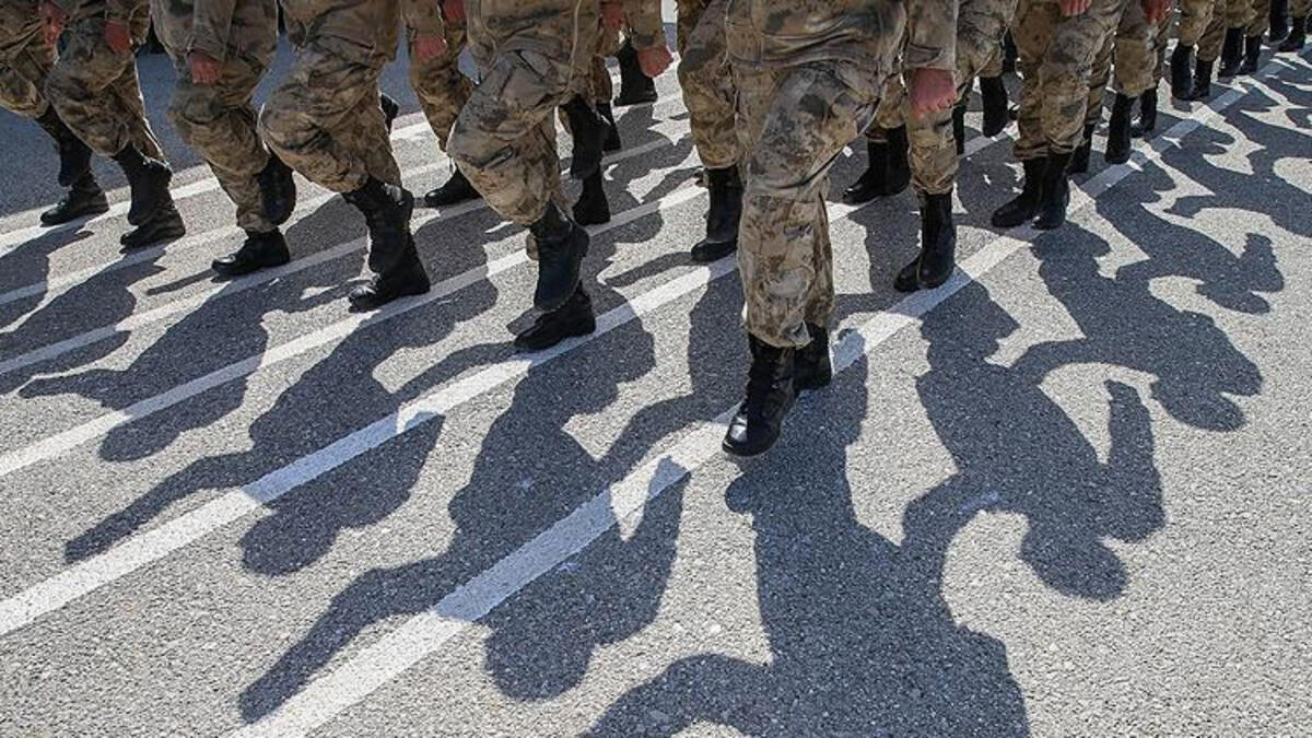 Üç milletvekili, meclisten maaşları yatarken bedelli askerlik yapmış
