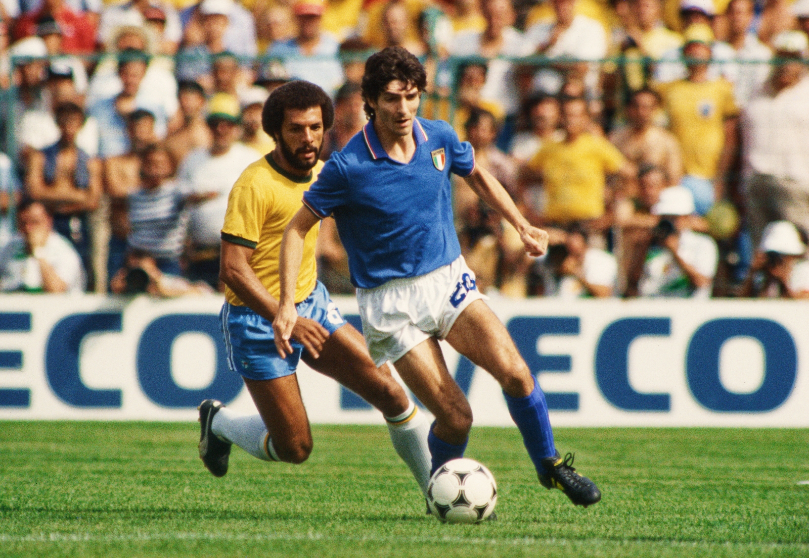 Efsane futbolcu Paolo Rossi hayatını kaybetti