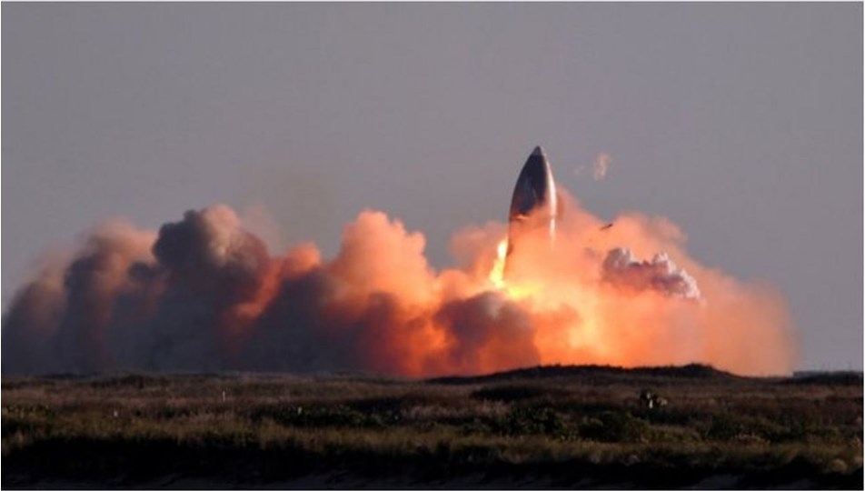 SpaceX'in roketi test esnasında patladı