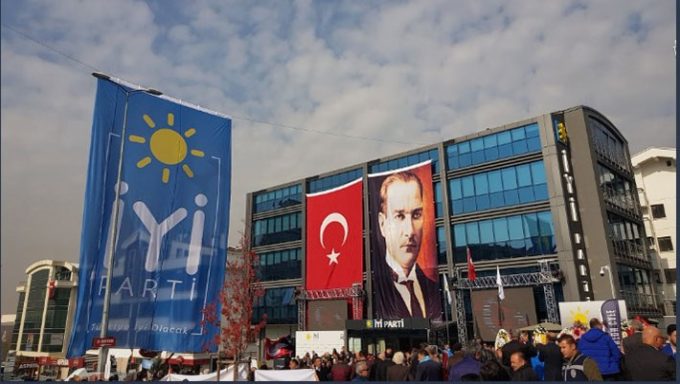 İYİ Parti'den acı haber...