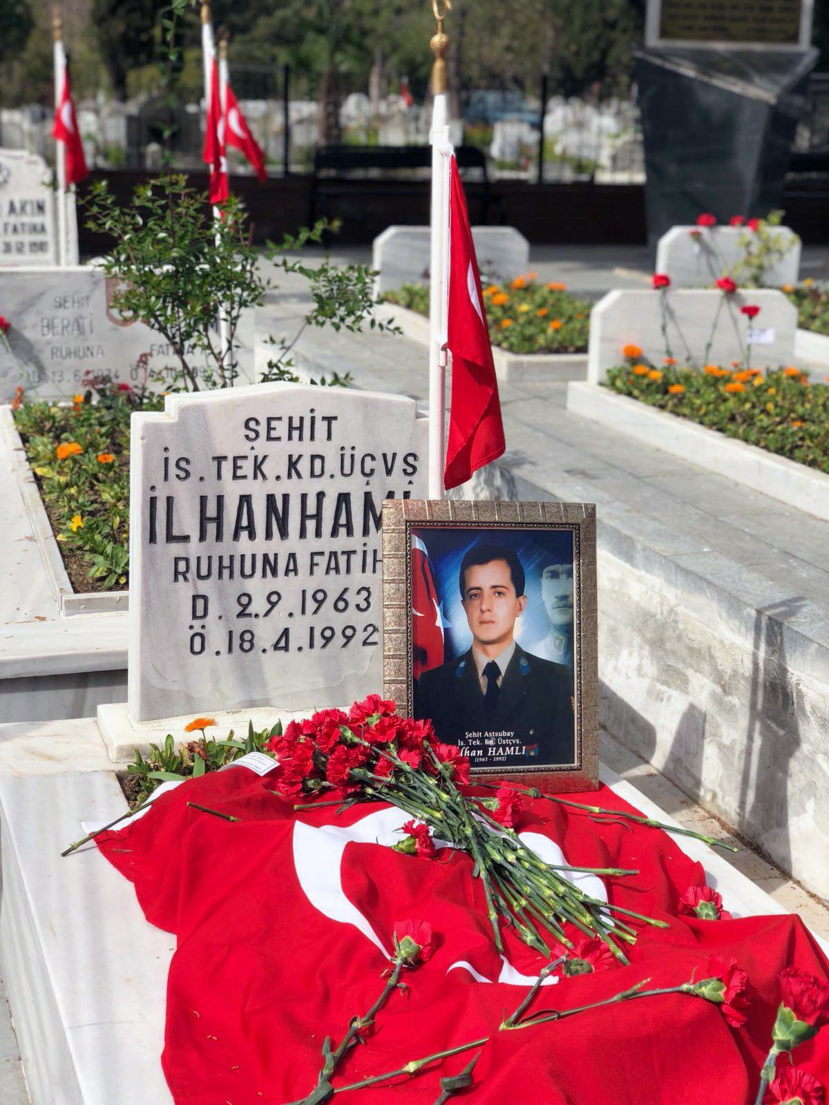 AKP’li belediyeden şehidin ailesine zamlı mezar yeri