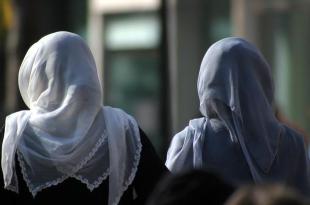 Avusturya başörtüsünü tartışıyor