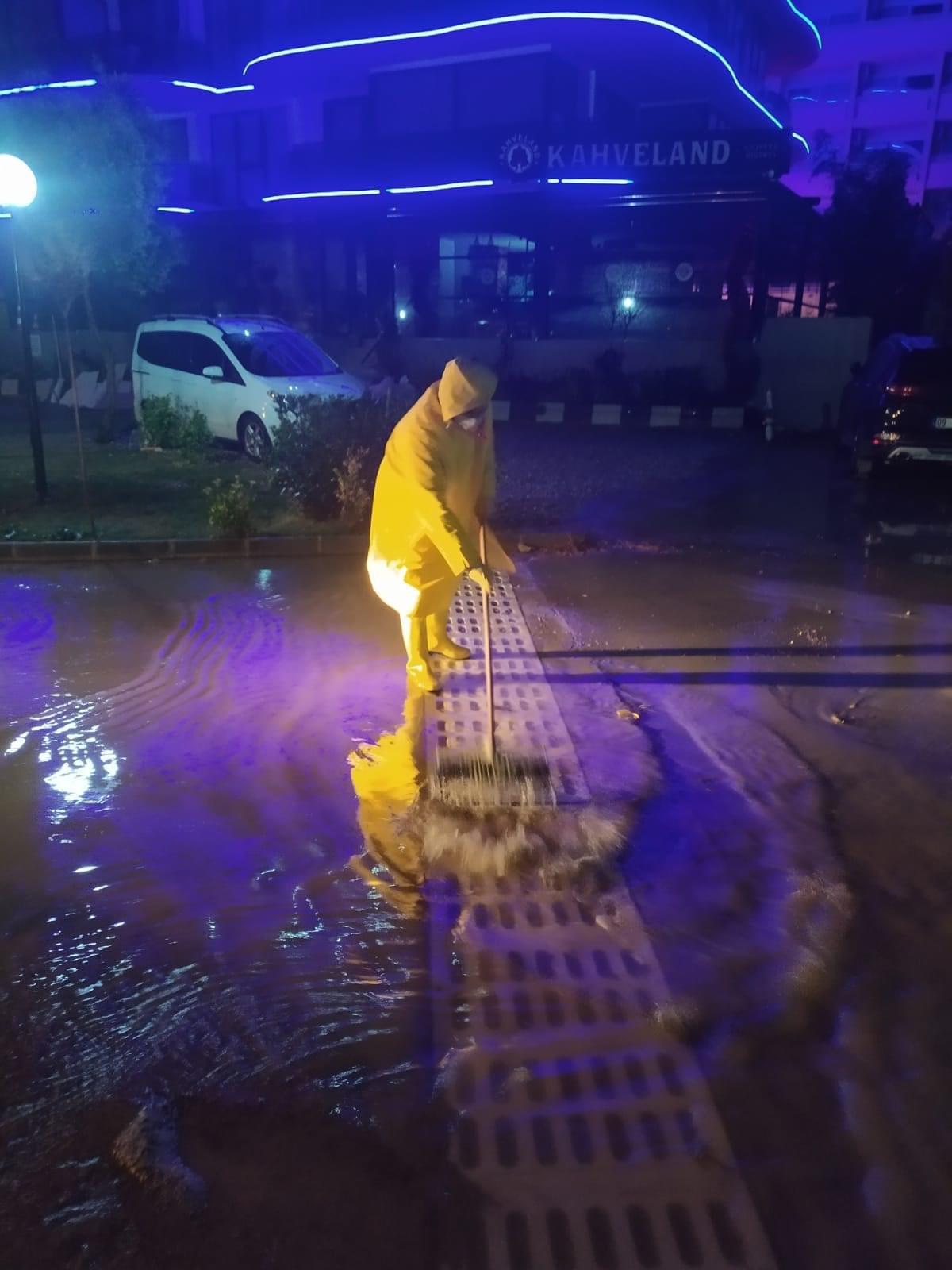 Aydın Büyükşehir Belediyesi ve Didim Belediyesi Ekiplerinden Yağışlara Anında Müdahale