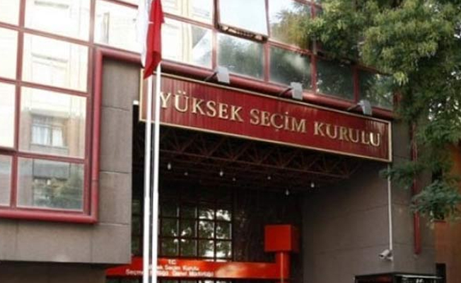 Halk YSK önünde toplandı: Gerçek oyları açıklayın