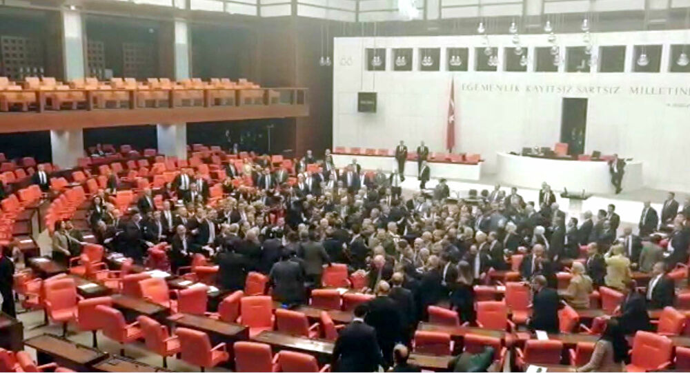 Meclis yine savaş meydanı!