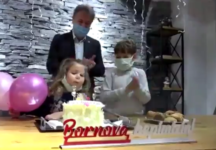 Minik Ayda doğum gününü Başkan Mustafa İduğ ile kutladı