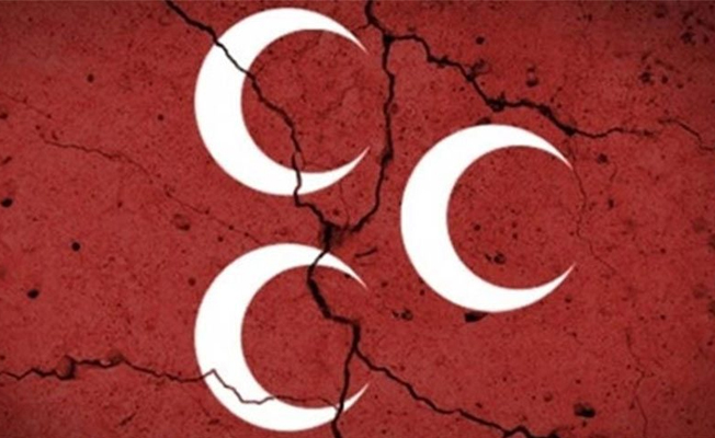 MHP'de referandumdan sonra ilk istifa