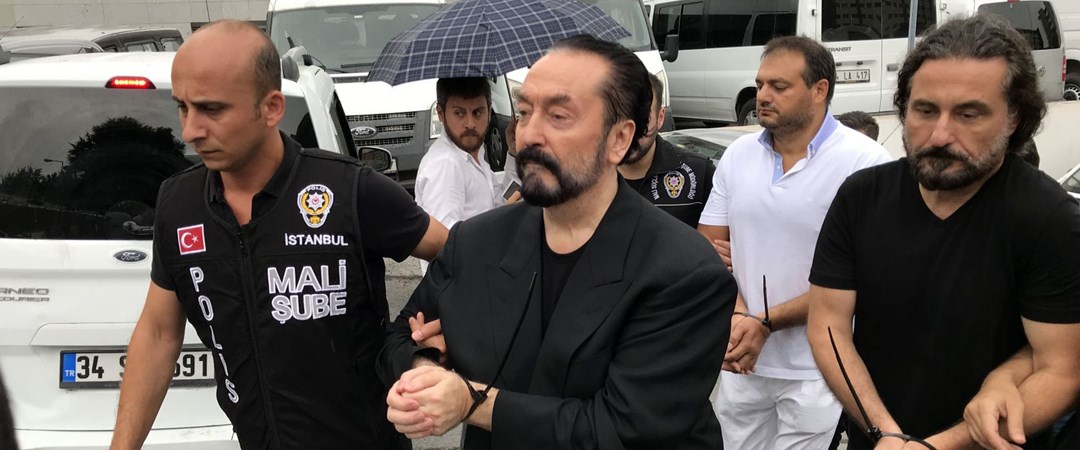 Adnan Oktar ve örgütü Silivri'de isyanda!