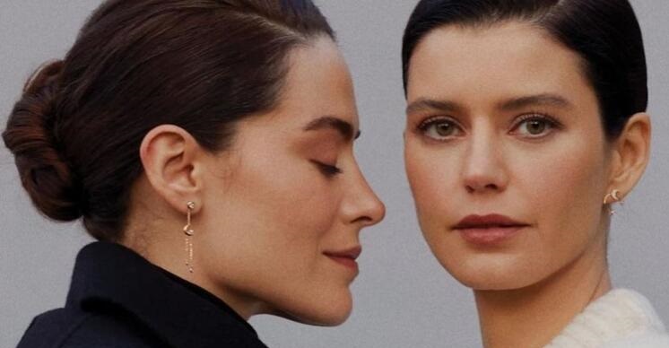 Beren Saat ve Belçim Bilgin'den dost pozları