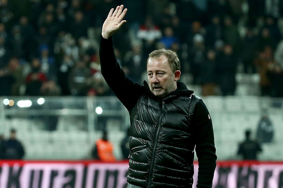 Beşiktaş'ın iptal edilen golüne Sergen Yalçın isyan etti